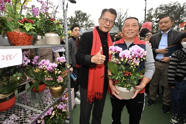 陳茂波：賀歲活動已成香港品牌