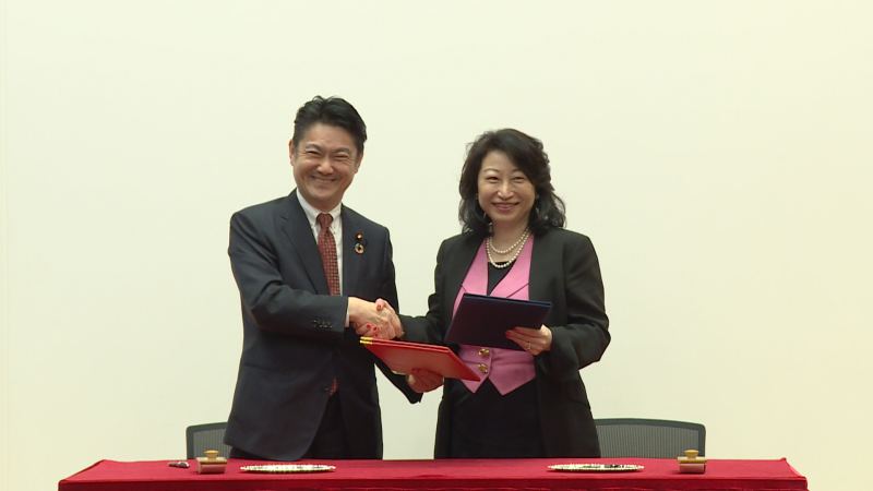 HK, Japan sign arbitration pact