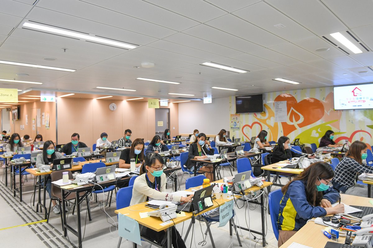 增撥資源:衞生署衞生防護中心3月起於西九龍政府合署增設臨時緊急熱線中心，接聽市民來電。