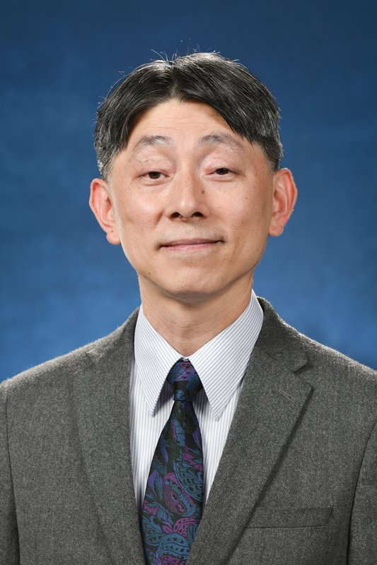 新任命:食物及衞生局副秘書長（食物）鄭鍾偉出任行政署長。