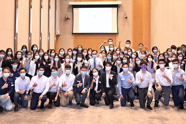 聶德權鼓勵實習生投考政務主任