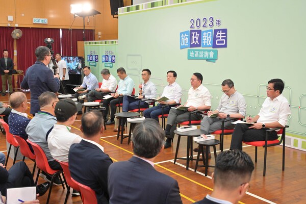 李家超：政府重視市民意見