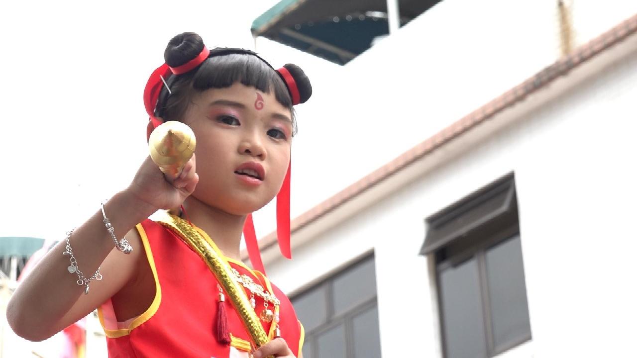 飄色巡遊 熱鬧歡騰