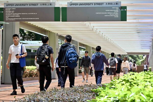 335名學生經直接錄取升讀大學