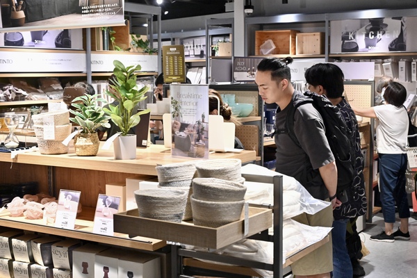 港優勢明顯 企業續進駐