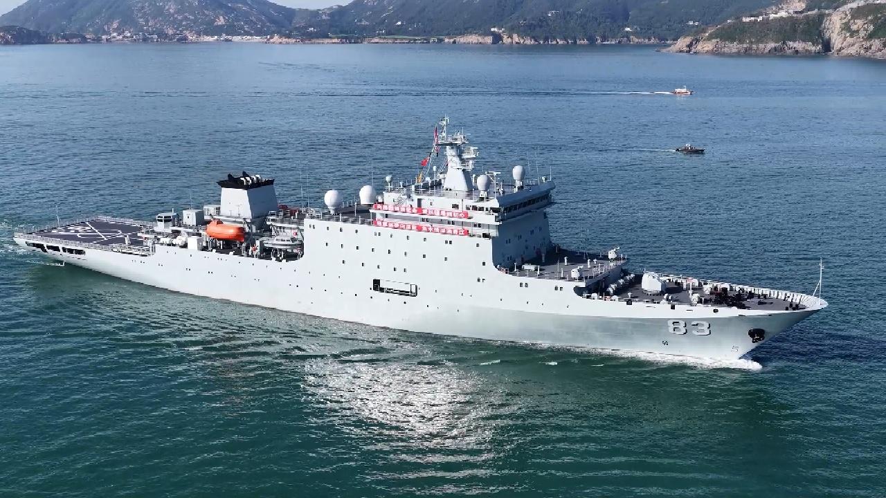 海軍83艦編隊抵港