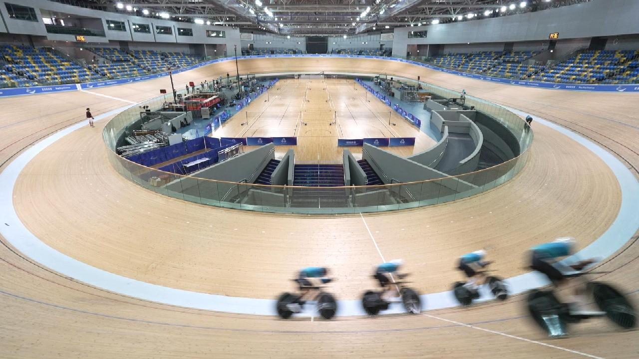 單車港隊 出擊衝牌