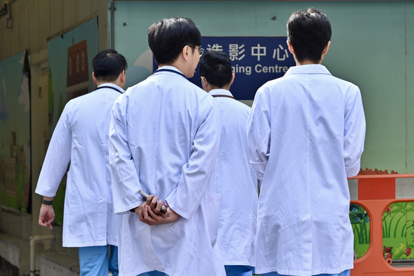 盧寵茂就修例與醫委會會面