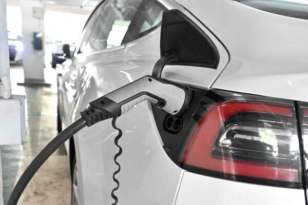 政府更新香港電動車普及化路線圖