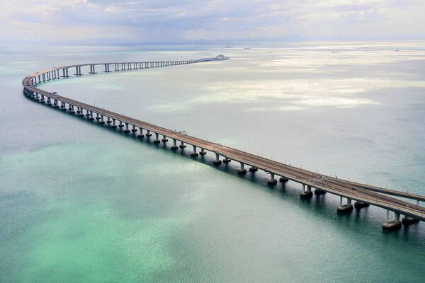 港珠澳橋珠海口岸人工島便橋停用