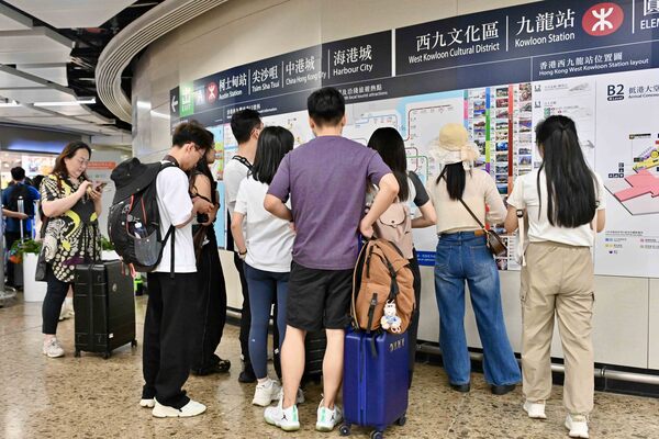 春節黃金周約177萬人次訪港