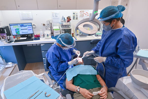 支援弱勢 由齒說起