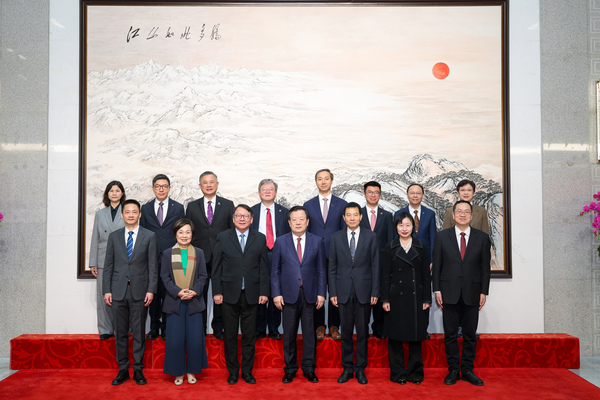 夏寶龍北京會見陳國基