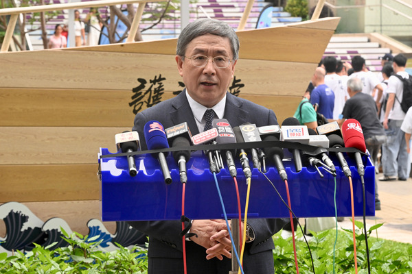 九成八居民配合安排回宏福苑執拾