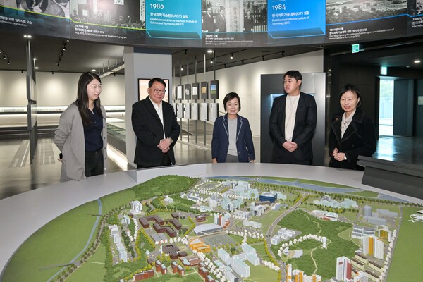 陳國基率團訪韓考察當地大學