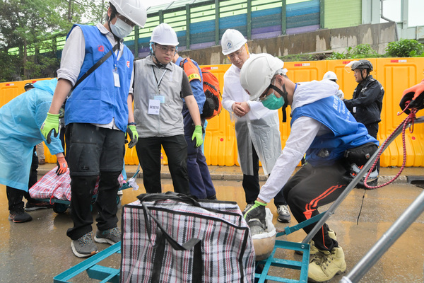 宏昌閣宏仁閣再有413人上樓