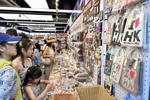 黃金周約119萬人次旅客訪港