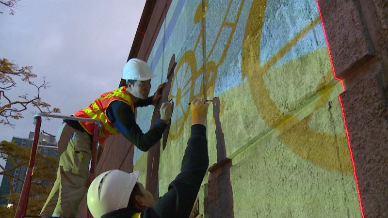 Adding colour to concrete