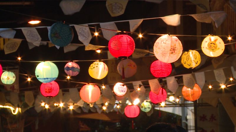 Mid-autumn lanterns light up Tai O