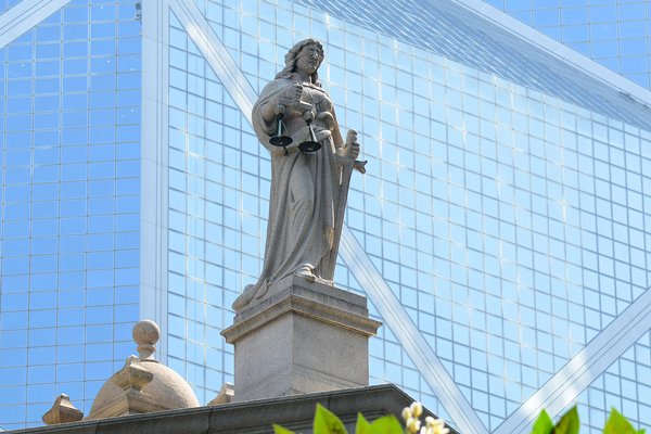 SJ praises Chief Justice