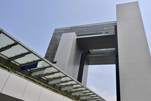 Civil service pay report accepted