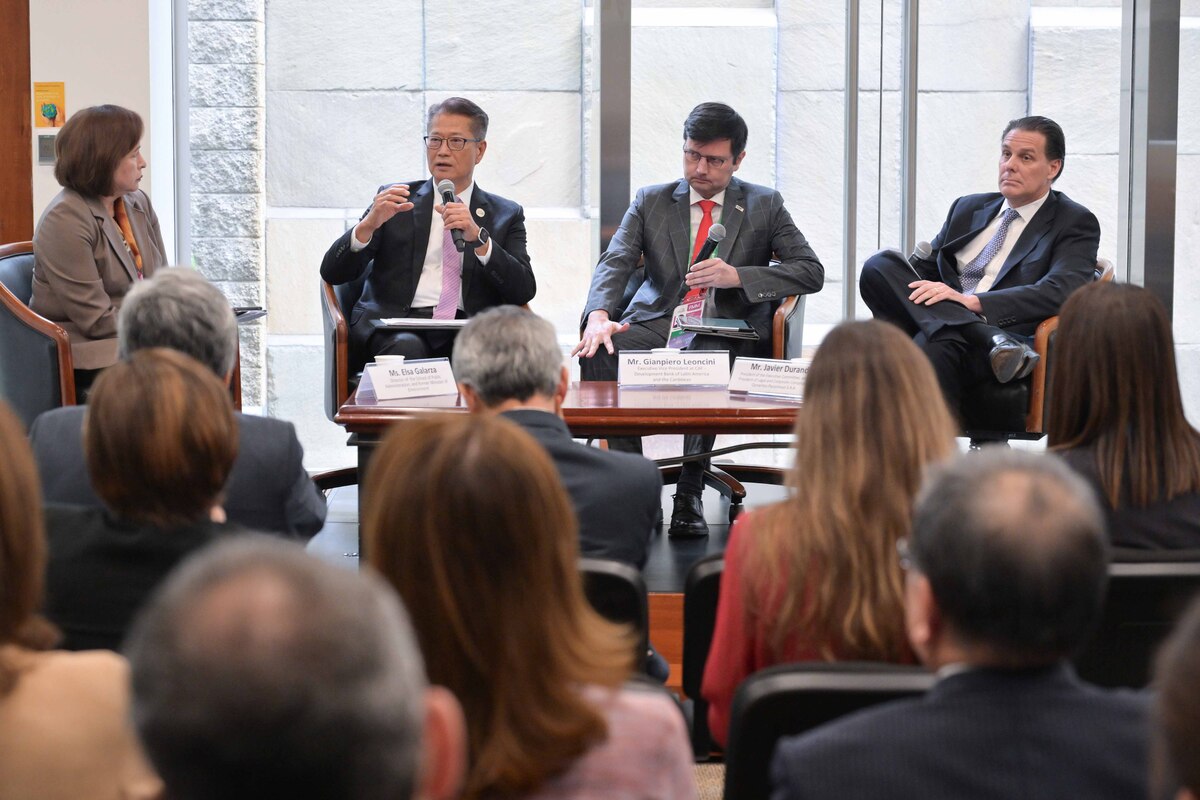 news.gov.hk FS attends APEC meeting in Peru