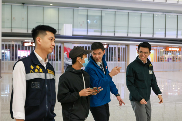 Detainee returns to HK
