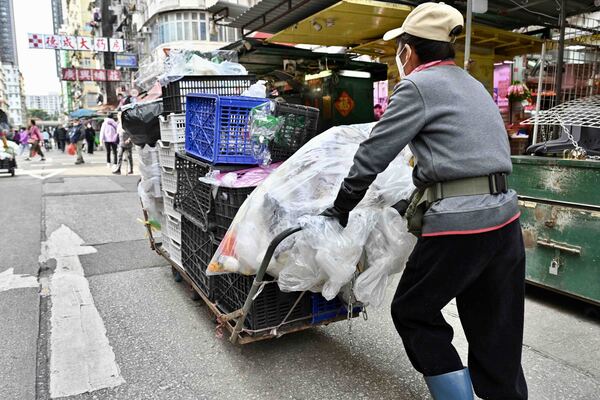 Welfare cases drop 0.1% in March