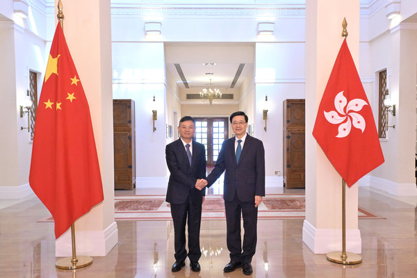 news.gov.hk - CE meets environment minister