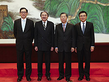聚首一堂