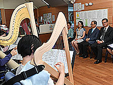 病人演奏