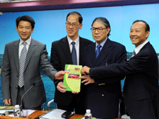 Tsang Tak-sing at Asian Games press conference Tsang Tak-sing at Asian Games press conference