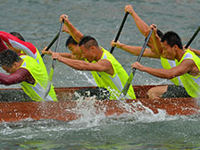 龙舟竞渡庆端阳