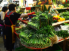 食物及衞生局局長陳肇始