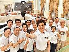政務司司長張建宗