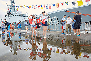 中国海军舰队访港