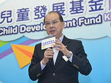 劳工及福利局局长张建宗