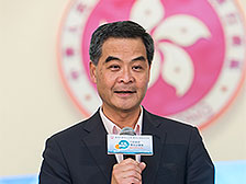 特首网志谈青年创业