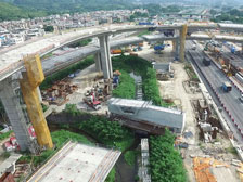 粉岭公路上的高架桥梁工程