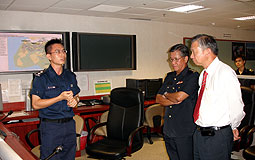 Ambrose Lee visits Singapore Civil Defence Force