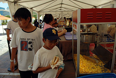 Fans are having snacks between games