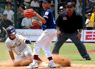 HK player sliding onto plate