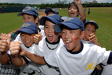Kids looked excited after Hong Kong wins