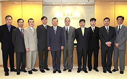 保安局長與飛行服務隊隊員