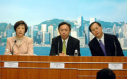 Press conference on new bus fare plan