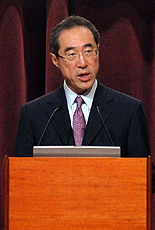 政務司司長唐英年