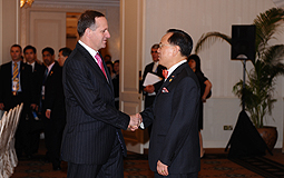 行政長官曾蔭權和新西蘭總理約翰基會面