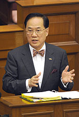 行政長官出席立法會答問大會