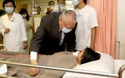 CE visits Princess Margaret Hospital