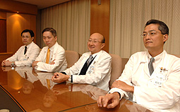 (左起)陳詩正、廖子良、范上達及盧寵茂